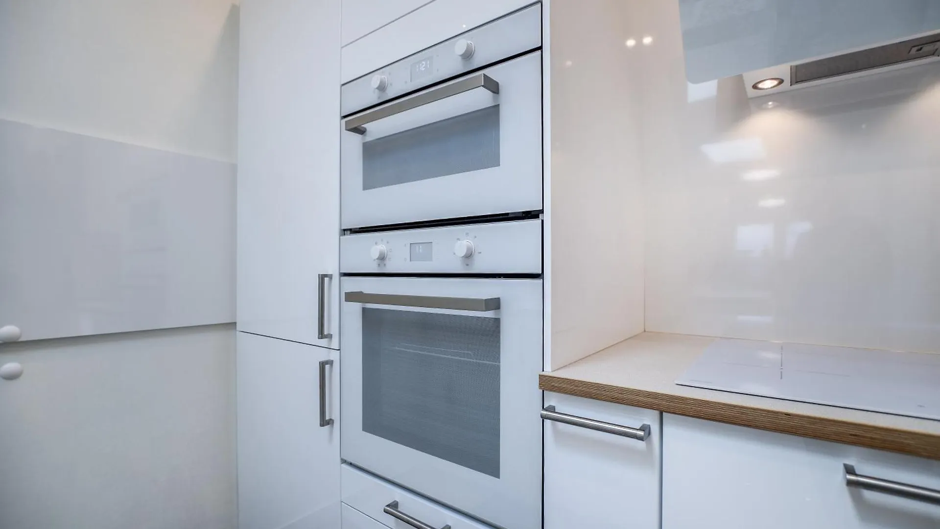 Stylisch Und Schick, Neue Wohnung, U-Bahn 2 Minuten Kolonia Niemcy